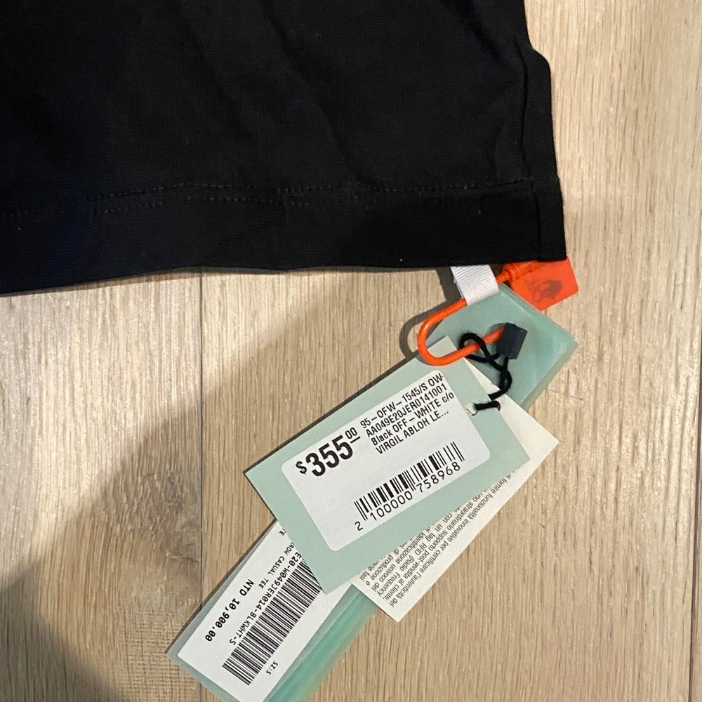 Off-White Black Tee with Colorful Graphic - Picture 3 of 4